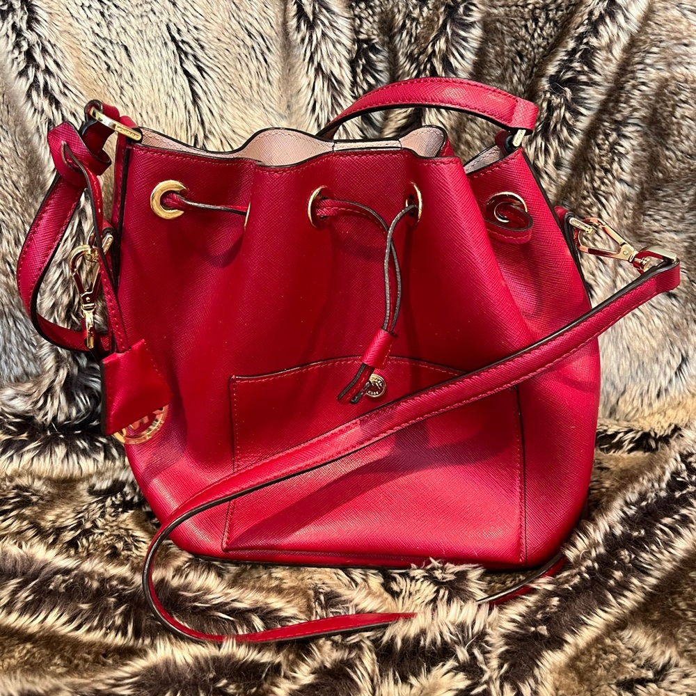 Michael Kors Bucket Bag